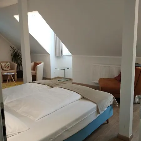 Am Dom Apartman *